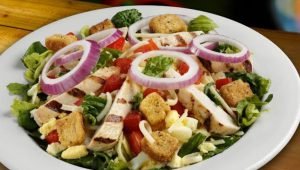 Texas Roadhouse Grilled Chicken Salad Recipe - ShiftyChevre